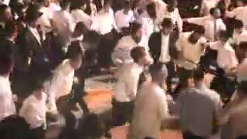 ריקוד תימני בשמחת בית השאובה בישיבה מתימן יבוא ירושלים